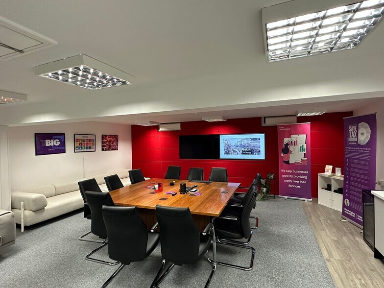 Fiddle Bridge Ln, Hatfield à louer - Photo du bâtiment - Image 3 de 5