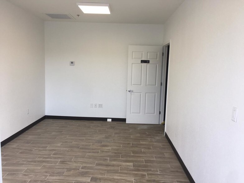 1550 Tileston Rd, Saint Cloud, FL à louer - Photo intérieure - Image 3 de 9