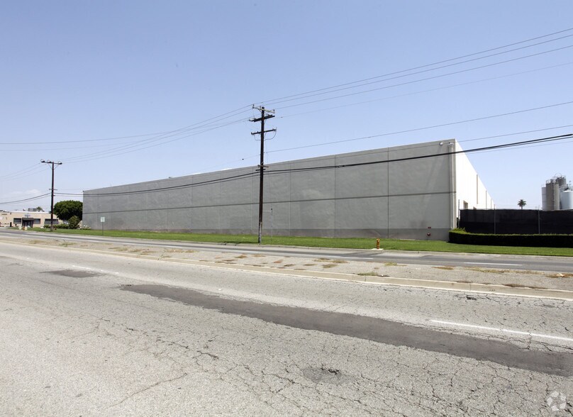 14950-14952 Valley View Ave, La Mirada, CA à louer - Photo du bâtiment - Image 3 de 5