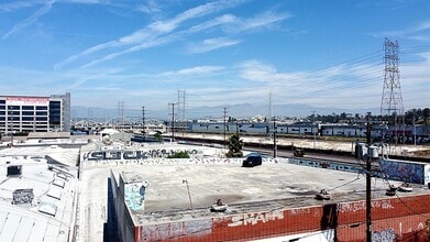 2463 E 8th St, Los Angeles, CA for lease Interior Photo- Image 2 of 8