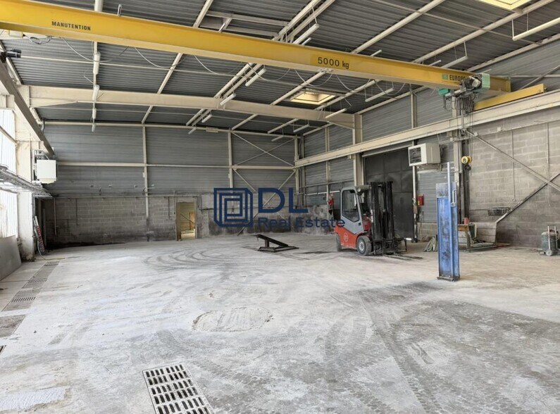 Industrial in Alfortville for lease - Interior Photo - Image 1 of 7