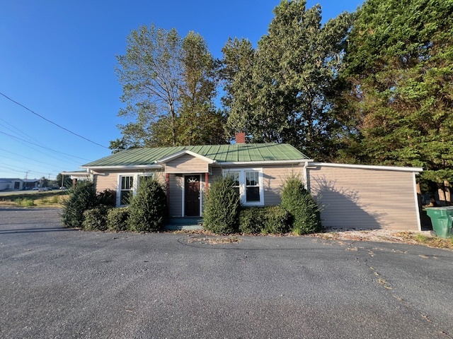 705 W 15th St, Newton, NC for sale Building Photo- Image 1 of 13