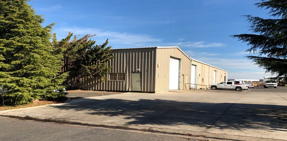1140 Bessemer Ave, Manteca, CA à vendre - Photo du bâtiment - Image 2 de 4