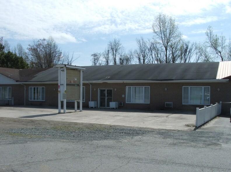 1528 Four Locust Hwy, Keysville, VA à vendre - Photo du bâtiment - Image 2 de 13