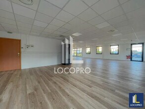 Office in Aix-en-Provence for lease Interior Photo- Image 2 of 9