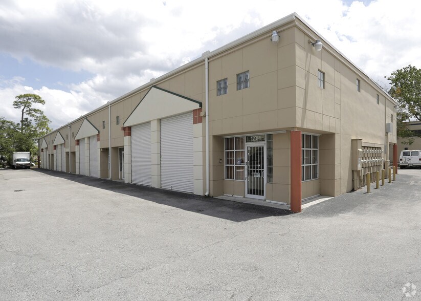 12300-12316 SW 132nd Ct, Miami, FL à vendre - Photo du bâtiment - Image 3 de 4