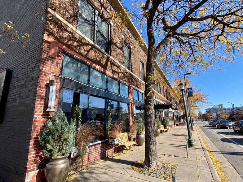 2542-2550 Nicollet Ave, Minneapolis, MN à louer - Photo du bâtiment - Image 2 de 6