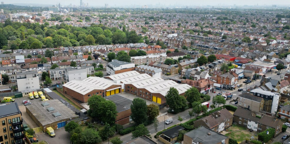 145-147 Boston Rd, Londres à louer - Photo du bâtiment - Image 2 de 5