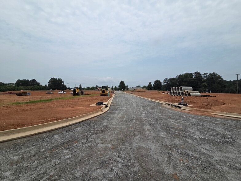 6892 Hickory Flat hwy, Holly Springs, GA for sale - Construction Photo - Image 3 of 7