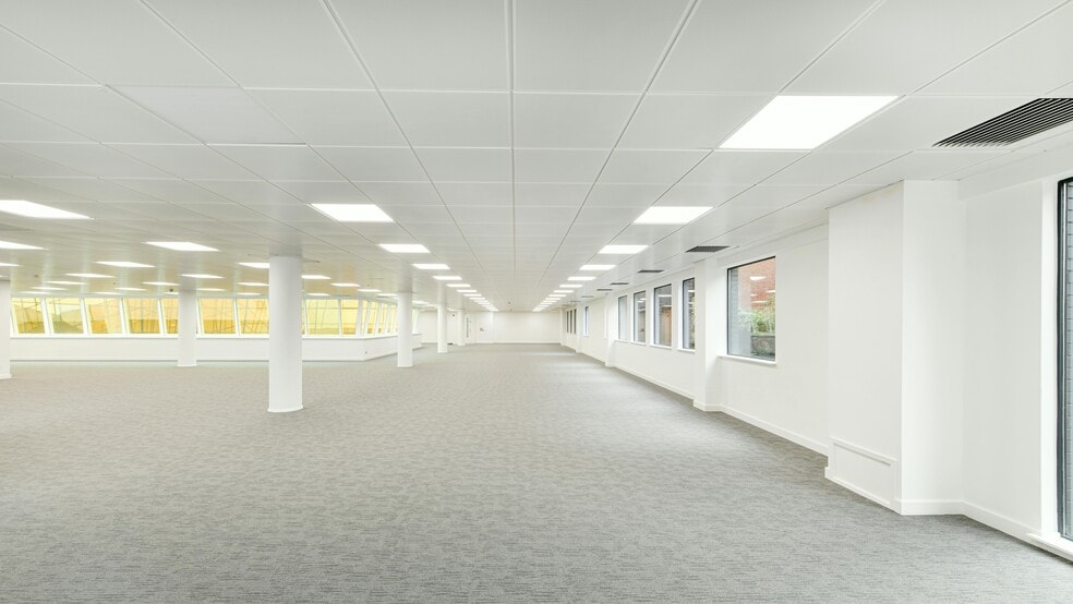 Paradise Rd, Richmond for lease - Interior Photo - Image 3 of 4