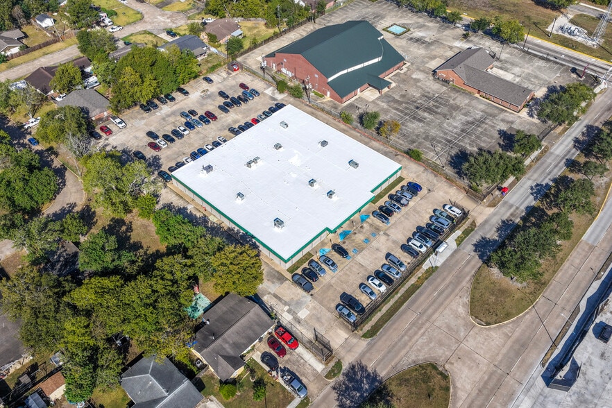 13838 Buffalo Speedway, Houston, TX à vendre - Photo du bâtiment - Image 3 de 5