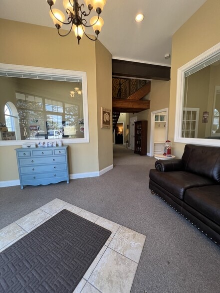 7253 Goodman Rd, Olive Branch, MS à louer - Hall d’entrée - Image 2 de 13