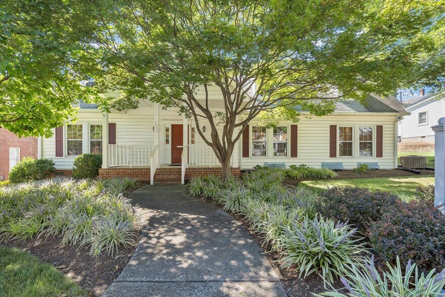 1017 2nd St SW, Roanoke, VA à louer - Photo du bâtiment - Image 1 de 11