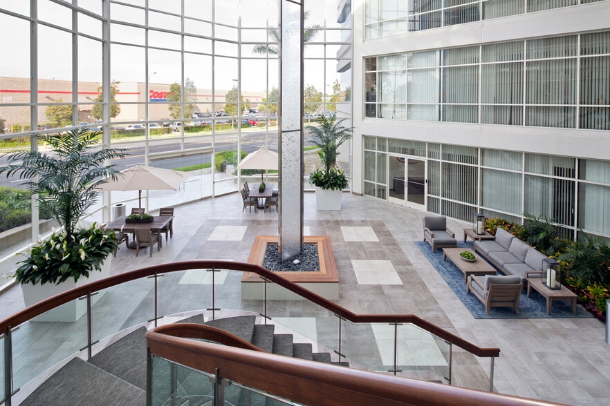 2780 Skypark Dr, Torrance, CA for lease - Building Photo - Image 2 of 13