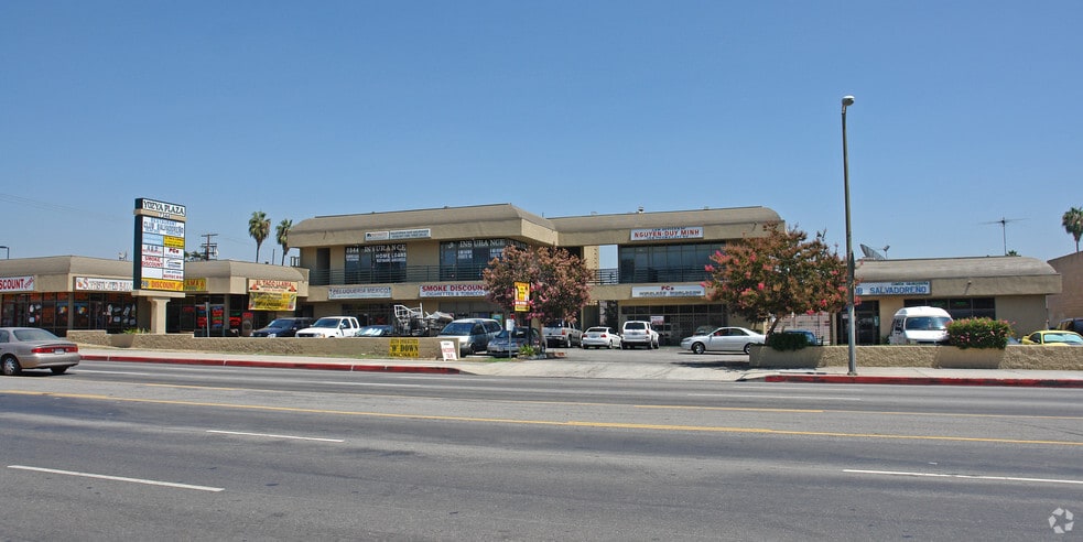 7344 Van Nuys Blvd, Van Nuys, CA for lease - Building Photo - Image 2 of 5