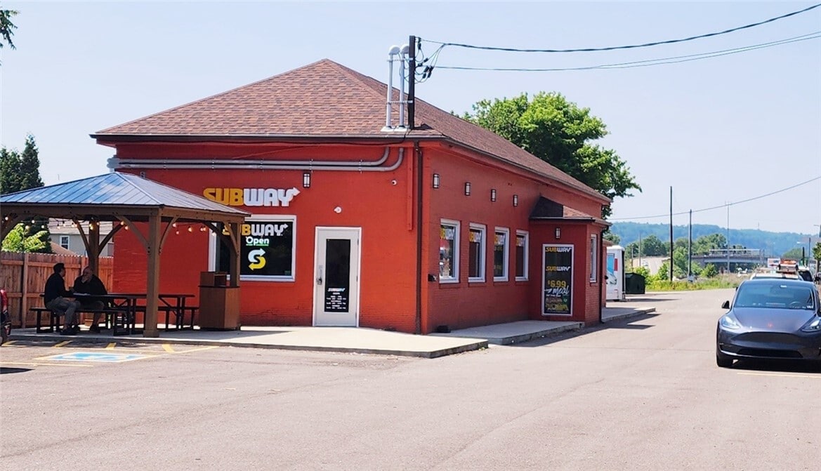 99 Ohio River Blvd, Leetsdale, PA for sale Primary Photo- Image 1 of 32