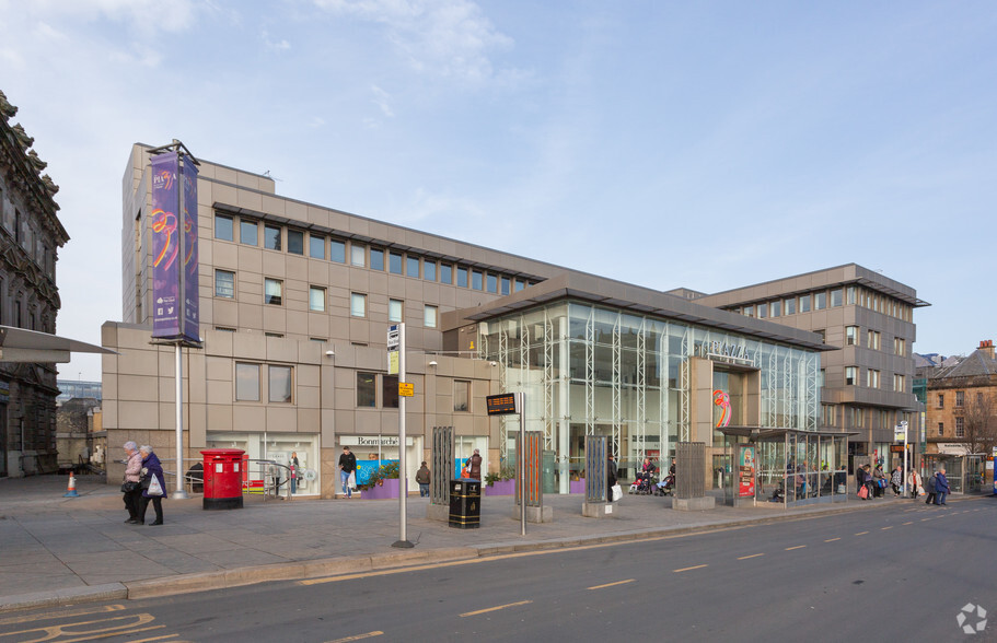 Central Way, Paisley à louer - Photo principale - Image 1 de 14