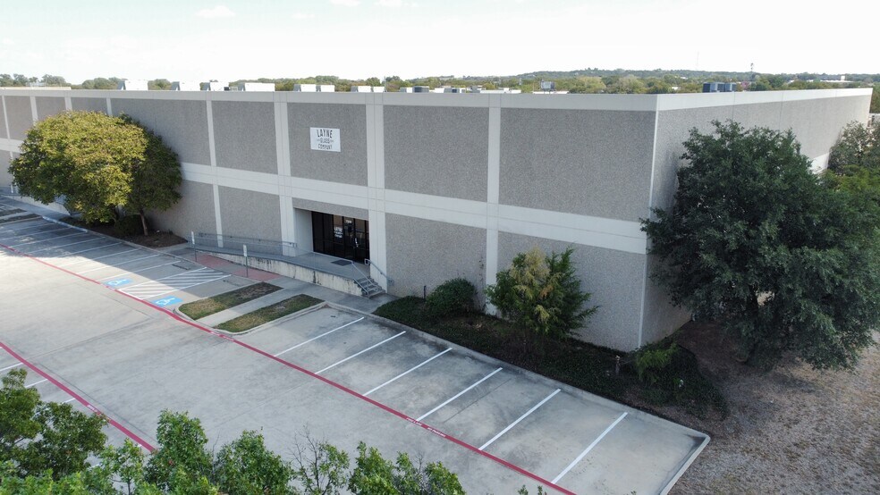 7500-7524 S Jack Newell Blvd, Fort Worth, TX à louer - Photo du bâtiment - Image 2 de 13