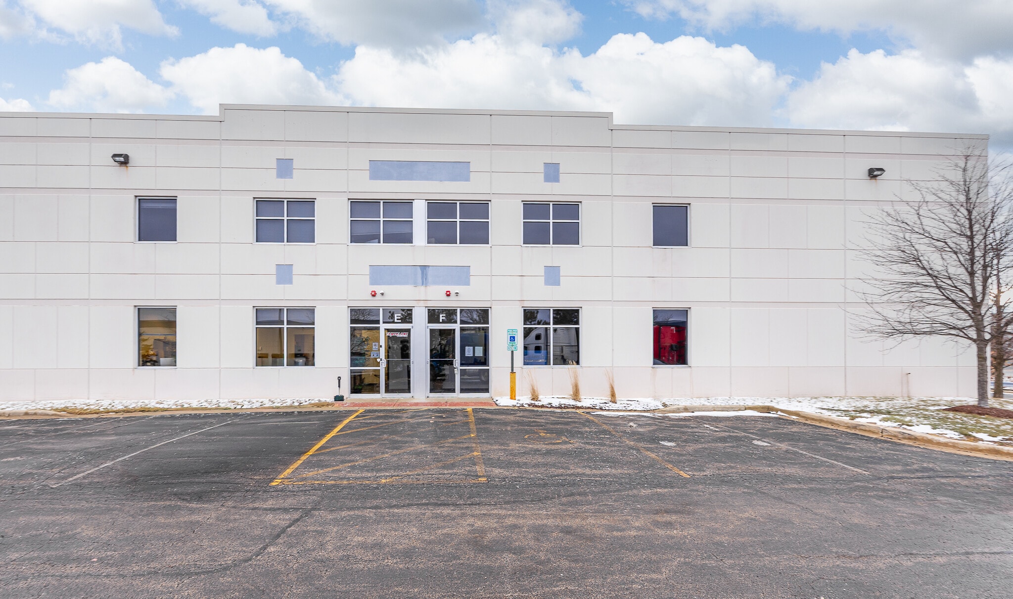 475 Quadrangle Dr, Bolingbrook, IL for lease Interior Photo- Image 1 of 29