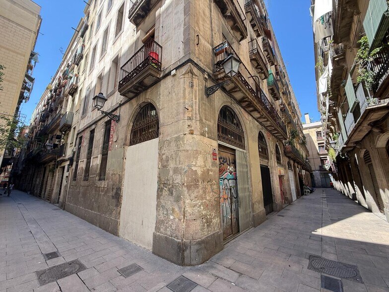 Immeuble residentiel dans Barcelone, Barcelona à vendre - Photo du bâtiment - Image 1 de 3