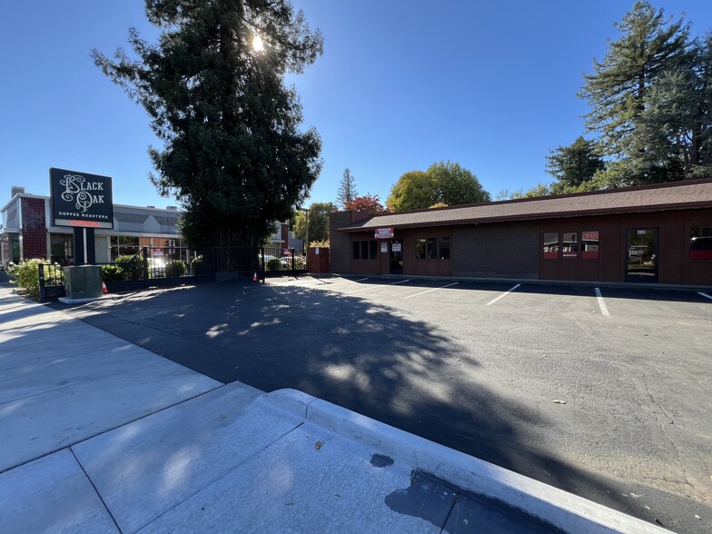 486 N State St, Ukiah, CA for lease - Primary Photo - Image 1 of 3