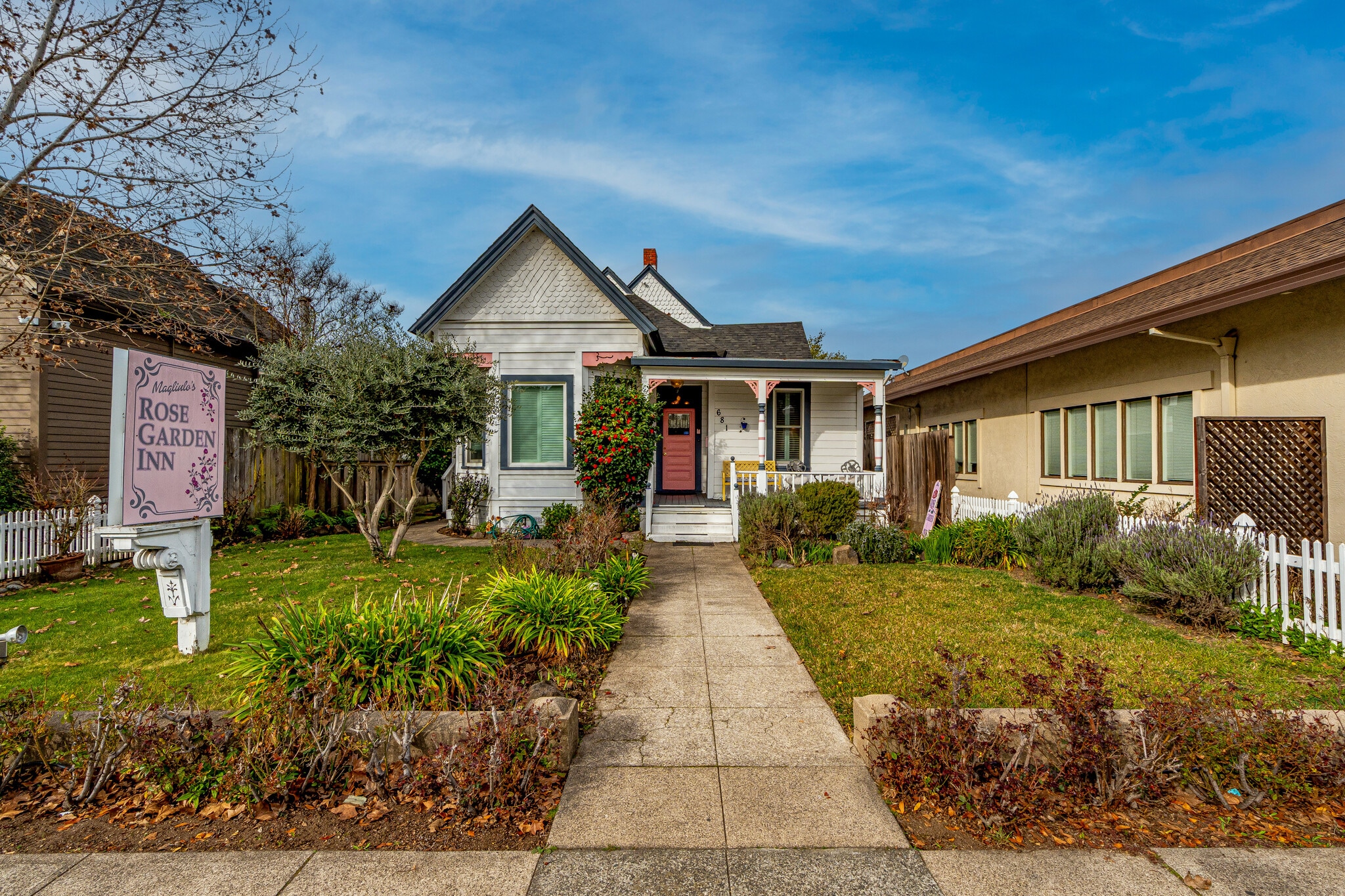 681 Broadway & 690 1st St W portfolio of 2 properties for sale on LoopNet.ca Primary Photo- Image 1 of 63