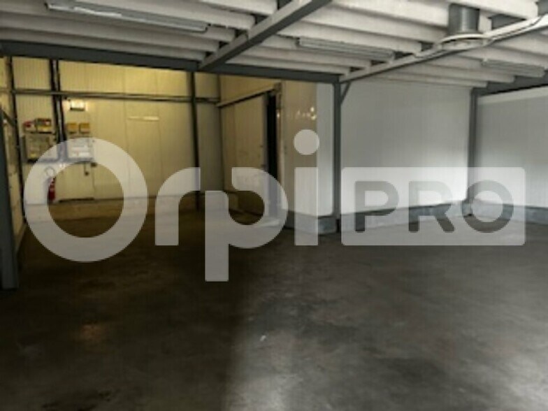 Flex in Saint-Maximin for sale - Interior Photo - Image 2 of 12