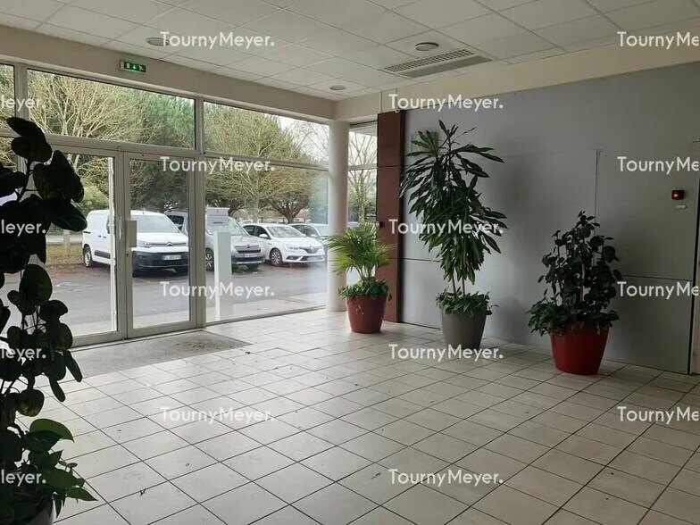 Office in Mérignac for lease - Building Photo - Image 3 of 7