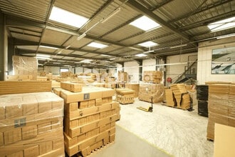 Flex in Chaponnay for lease Interior Photo- Image 1 of 13