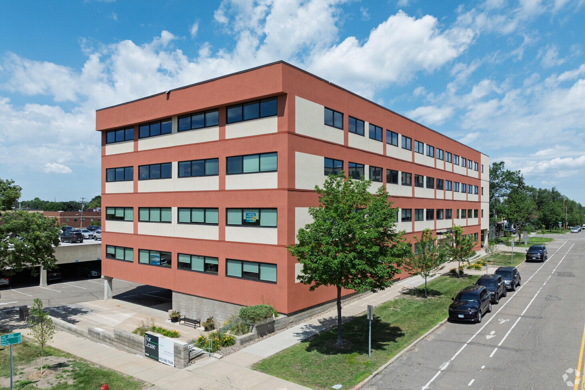 555 Park St, Saint Paul, MN for lease Primary Photo- Image 1 of 9