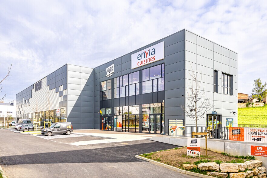 1610 Route Nationale 6, Limonest à louer - Photo principale - Image 1 de 2