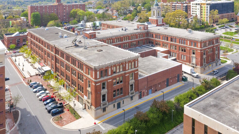 727 W 40th St, Baltimore, MD à louer - Photo du bâtiment - Image 1 de 5