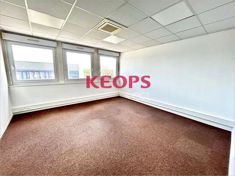 Office in Labège for lease - Interior Photo - Image 2 of 8