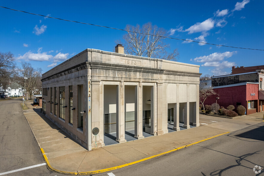 150 W Main St, Newcomerstown, OH for lease - Primary Photo - Image 1 of 30