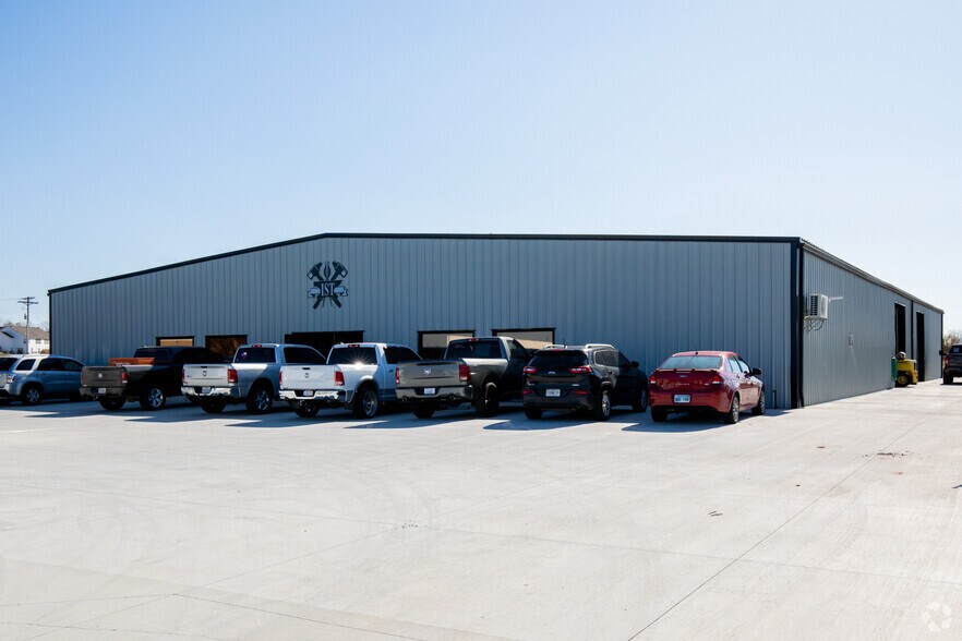 1700 Commerce Dr, Tonganoxie, KS à vendre - Photo principale - Image 1 de 15