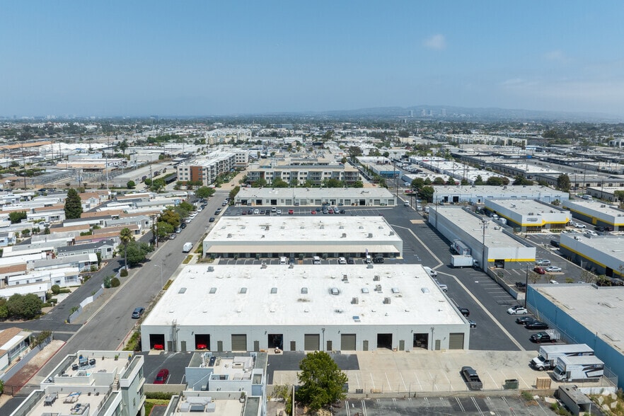 921-937 Newhall St, Costa Mesa, CA for lease - Aerial - Image 3 of 8