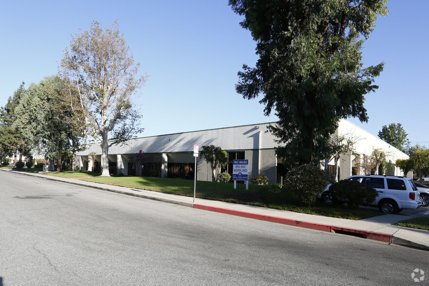 4685 Industrial St, Simi Valley, CA à louer - Photo du bâtiment - Image 2 de 5
