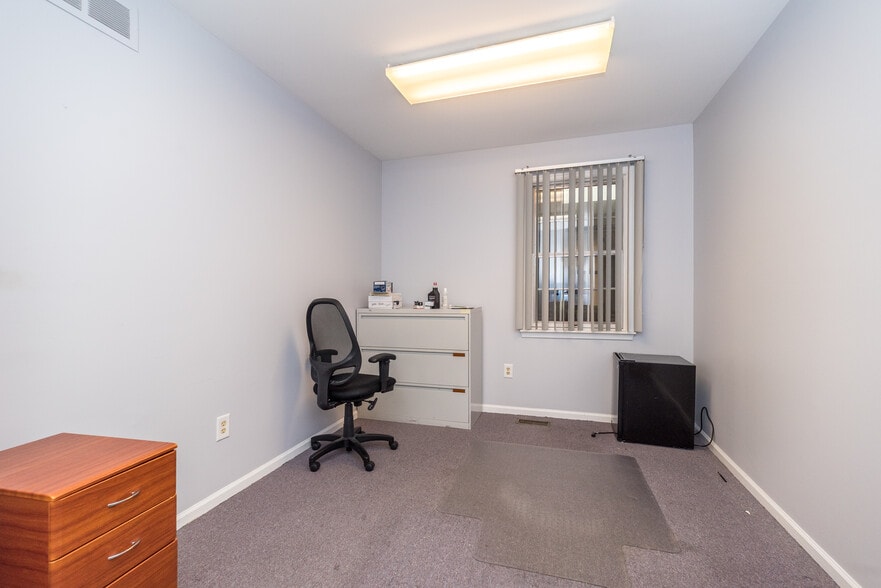 301 S Main St, Doylestown, PA à vendre - Photo du bâtiment - Image 3 de 47