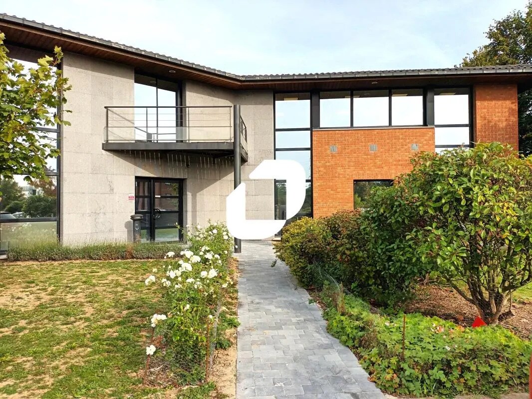 Office in Lezennes for lease Building Photo- Image 1 of 8