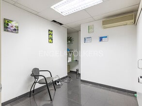 Retail in Barcelona, Barcelona for lease Interior Photo- Image 2 of 37