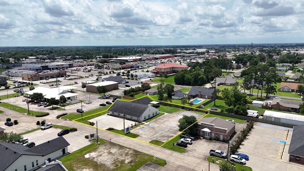 1909 Southwood Dr, Lake Charles, LA à louer - Photo du bâtiment - Image 3 de 6