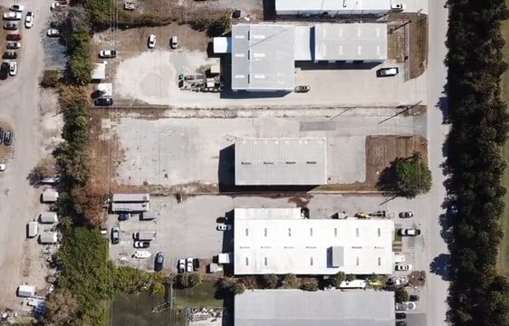174 Rich St, Venice, FL for sale - Commercial Listing Video - Image 2 of 21