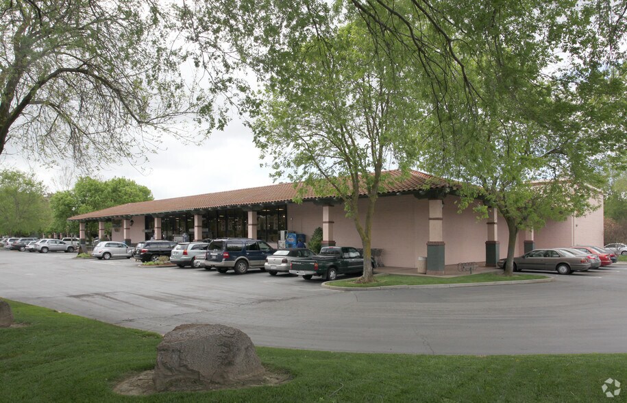 403-417 Mace Blvd, Davis, CA à louer - Photo du bâtiment - Image 2 de 4