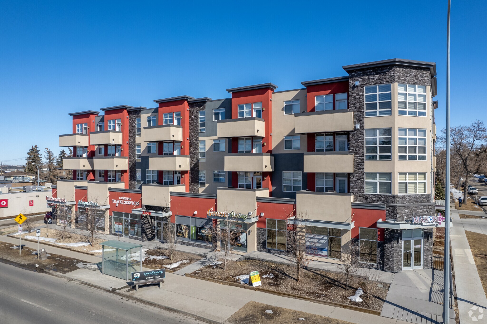 2308 Centre St NE, Calgary, AB à louer Photo du bâtiment- Image 1 de 17