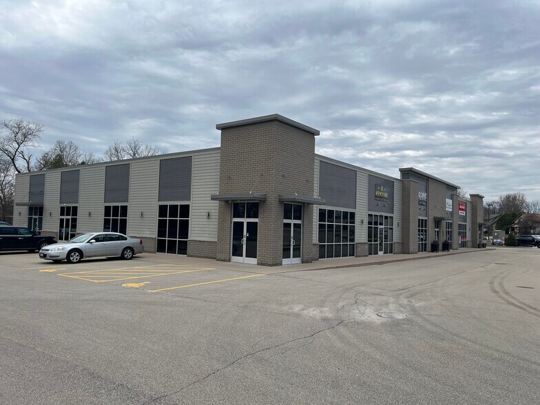 111 Plank Rd, Kaukauna, WI à vendre - Photo du bâtiment - Image 3 de 15