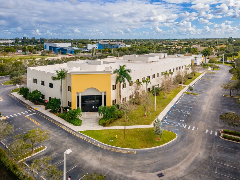 5870 N Hiatus Rd, Tamarac, FL for lease - Commercial Listing Video - Image 2 of 5