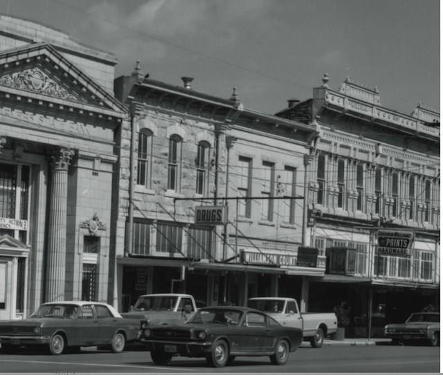 712 S Austin Ave, Georgetown, TX à vendre - Photo du bâtiment - Image 3 de 24