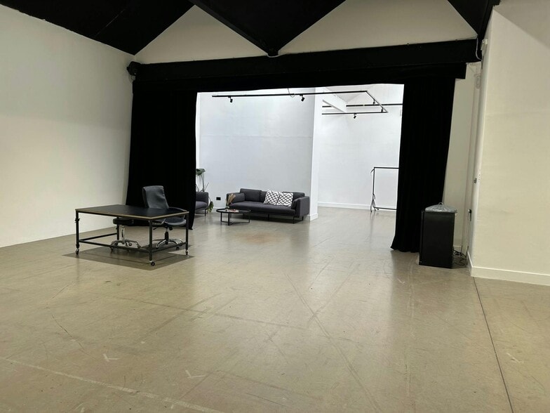 2-8 Fountayne Rd, London for lease - Building Photo - Image 3 of 7