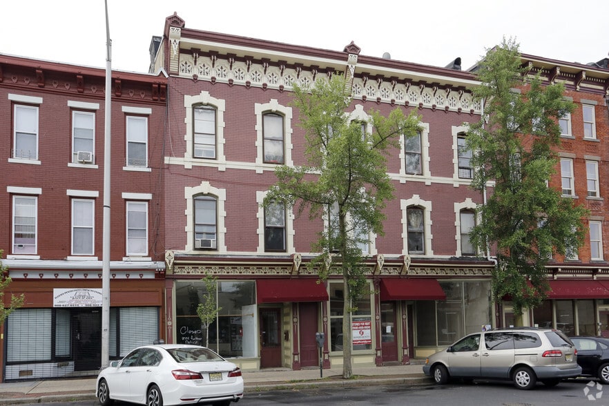 Plainfield, NJ Mixed Use Portfolio portfolio of 6 properties for sale on LoopNet.ca - Primary Photo - Image 1 of 6