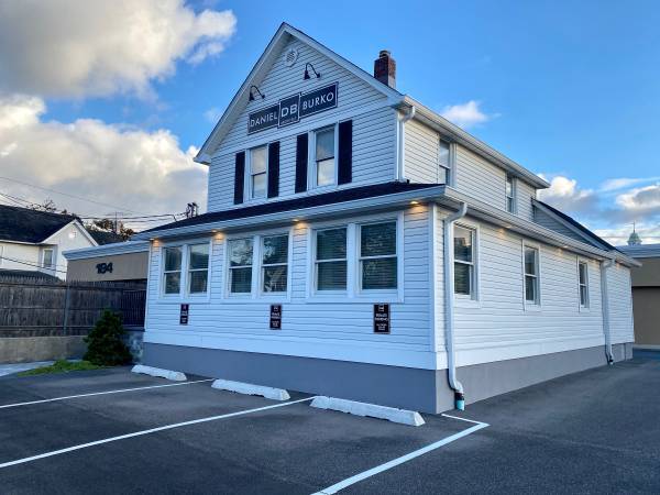 196 S 1st St, Lindenhurst, NY for lease - Building Photo - Image 2 of 19